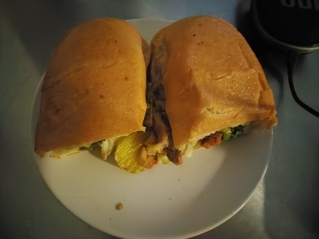 Prime Rib Steak Sándwich